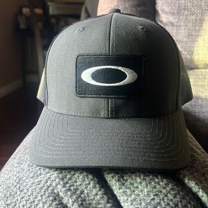 Oakley hat